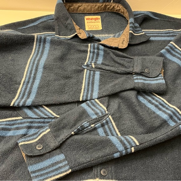 Wrangler Authentic Mens Long Sleeve Blue White Striped Flannel Button Up L - Picture 12 of 12